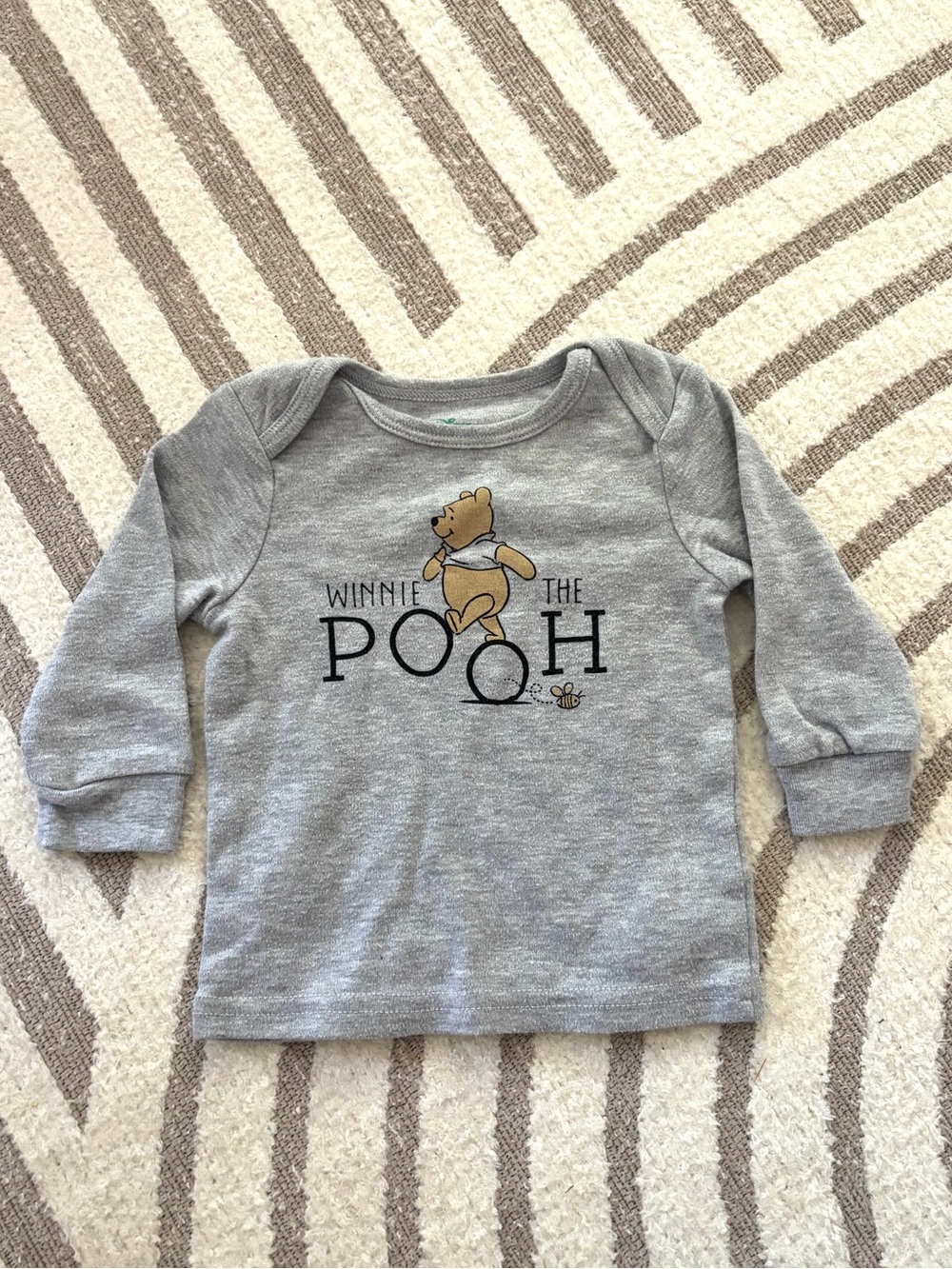 10/$15 Disney Gray Winnie the Pooh Long-Sleeve Tee